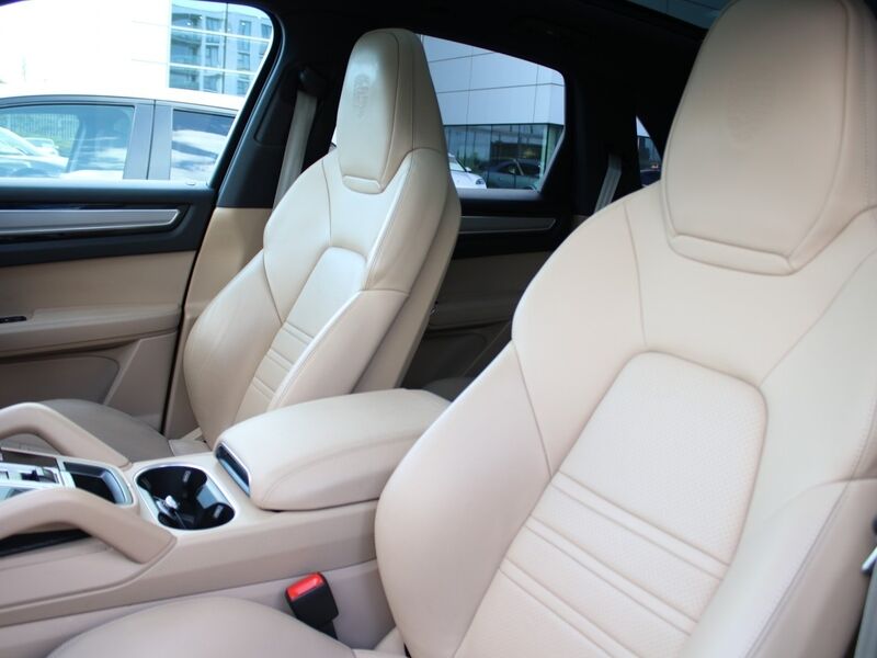 More views of Porsche Cayenne