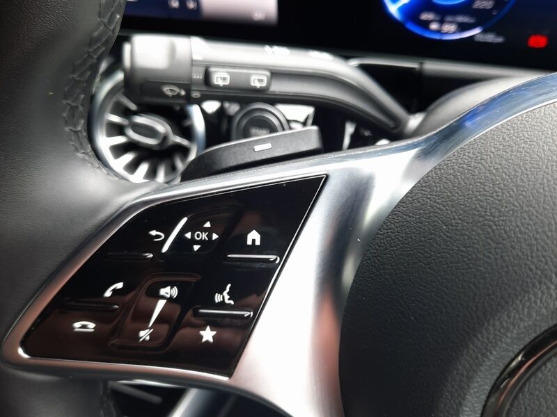 More views of Mercedes-Benz EQA