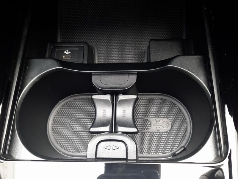 More views of Mercedes-Benz EQA