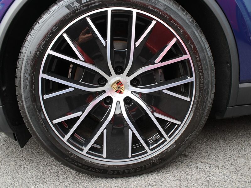 More views of Porsche Macan