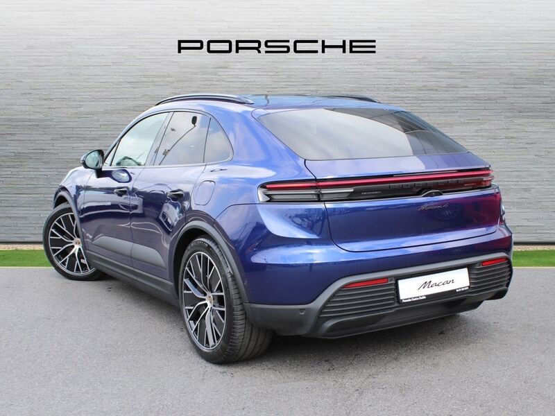 More views of Porsche Macan