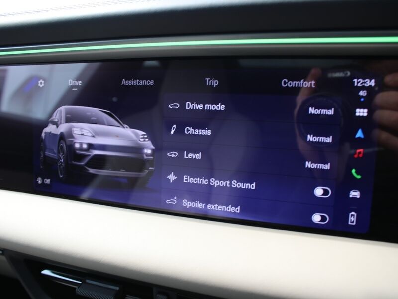 More views of Porsche Macan