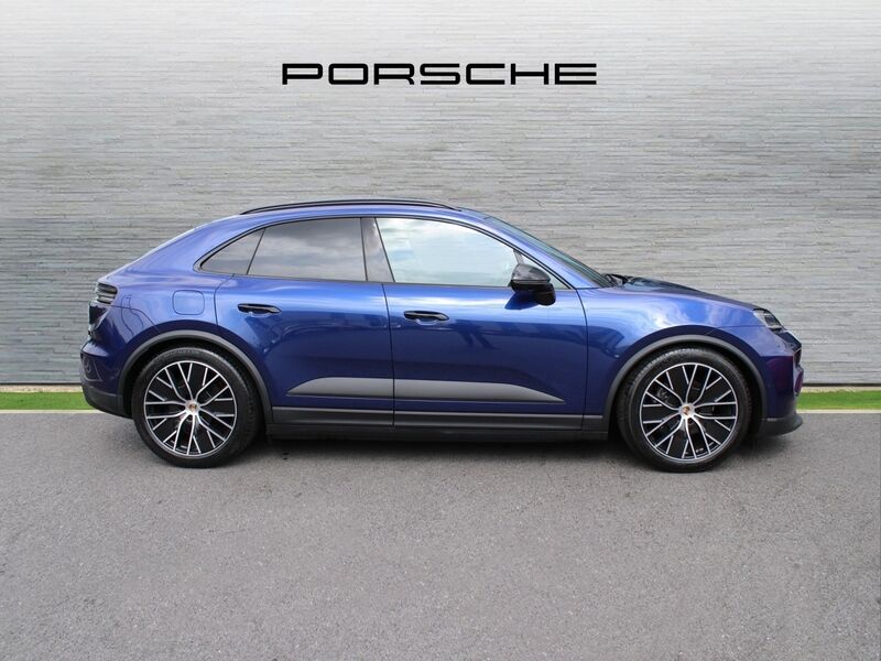 More views of Porsche Macan