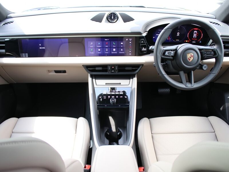 More views of Porsche Macan