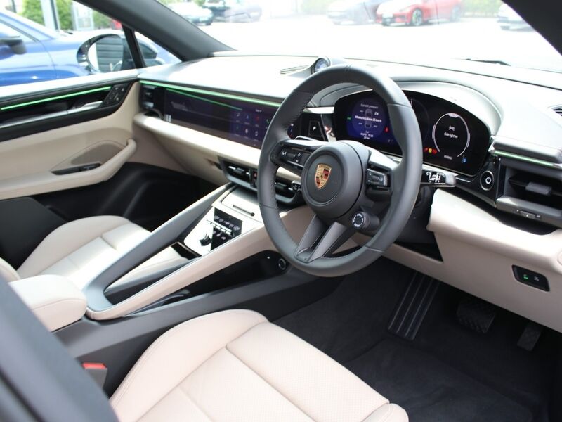 More views of Porsche Macan
