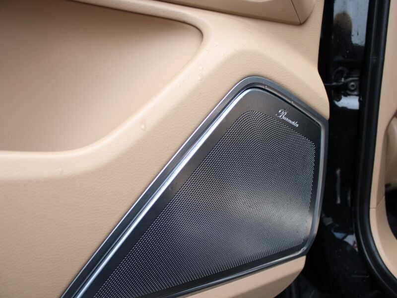 More views of Porsche Cayenne