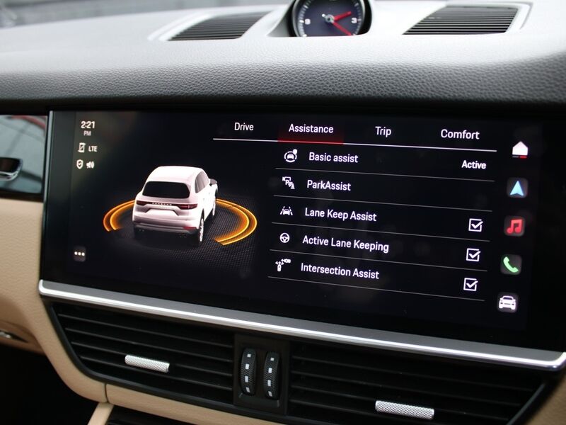 More views of Porsche Cayenne