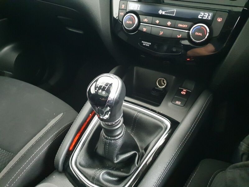 More views of Nissan QASHQAI