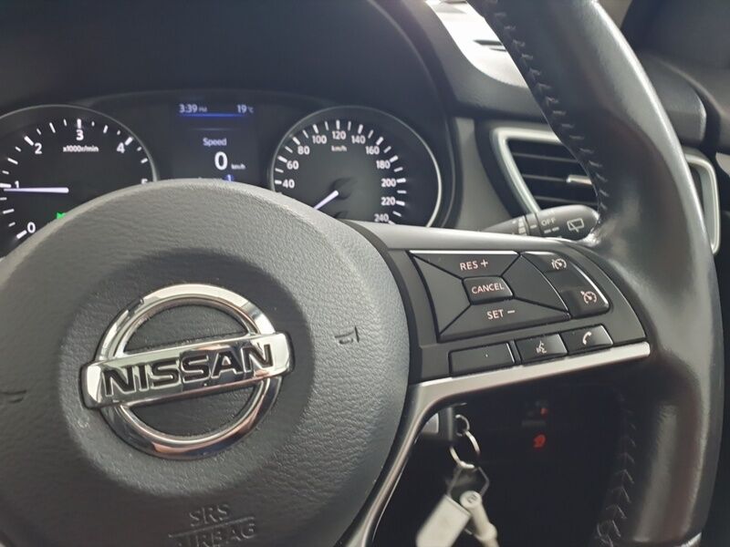 More views of Nissan QASHQAI