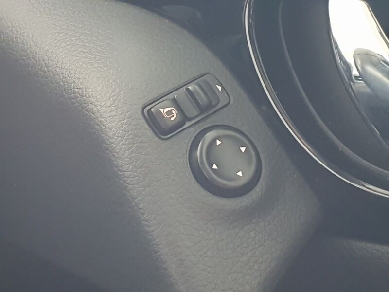 More views of Nissan QASHQAI
