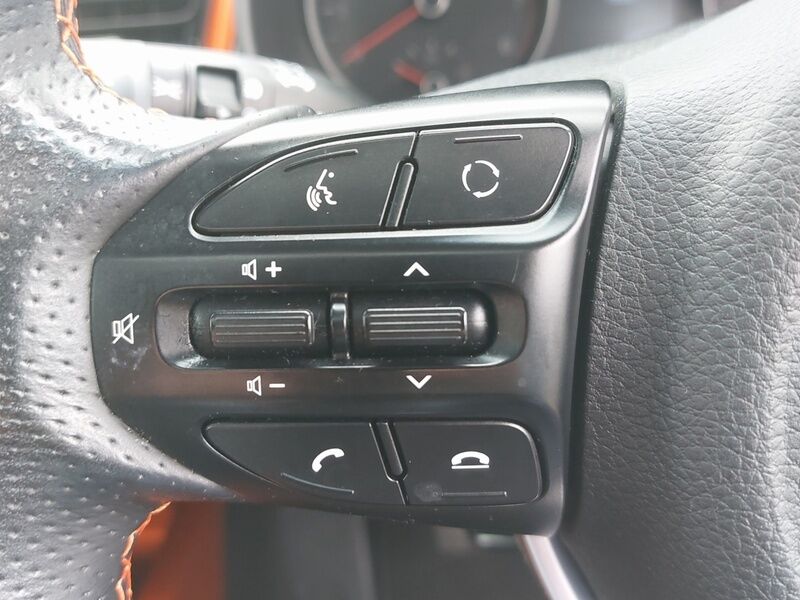 More views of Kia Stonic