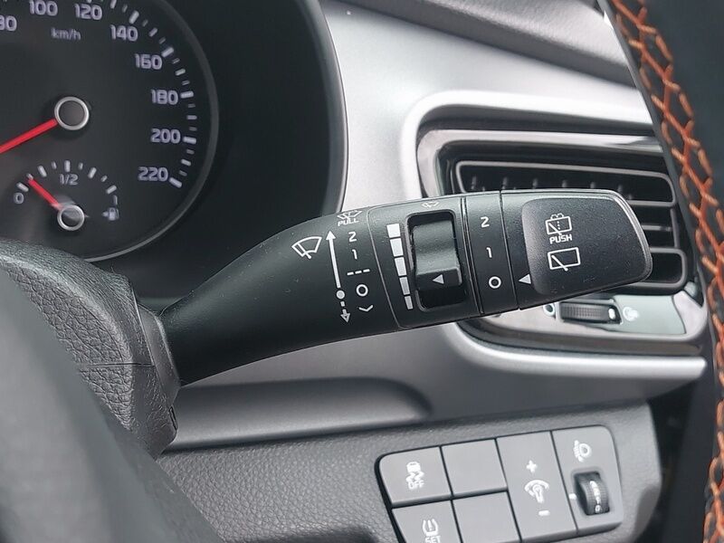 More views of Kia Stonic