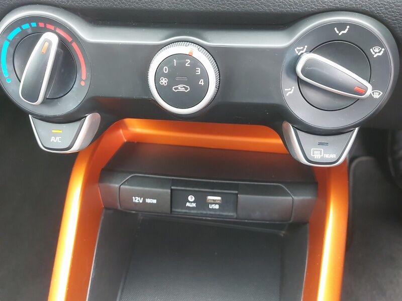 More views of Kia Stonic