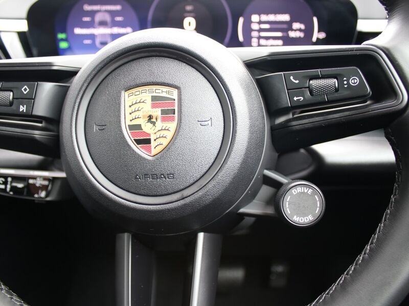 More views of Porsche Macan