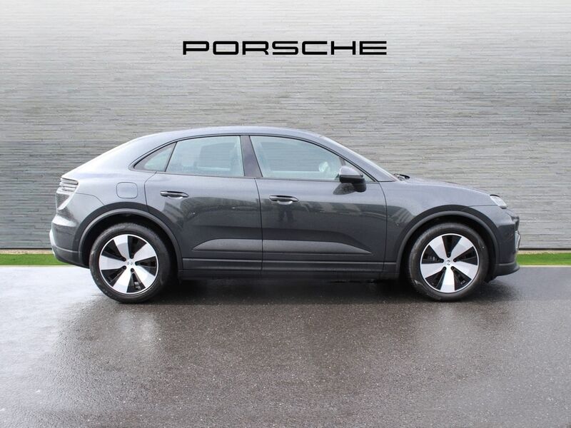 More views of Porsche Macan