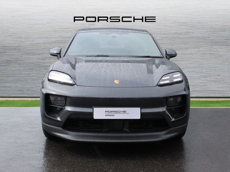 More views of Porsche Macan