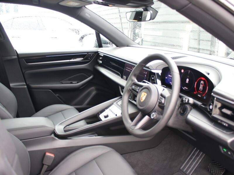 More views of Porsche Macan
