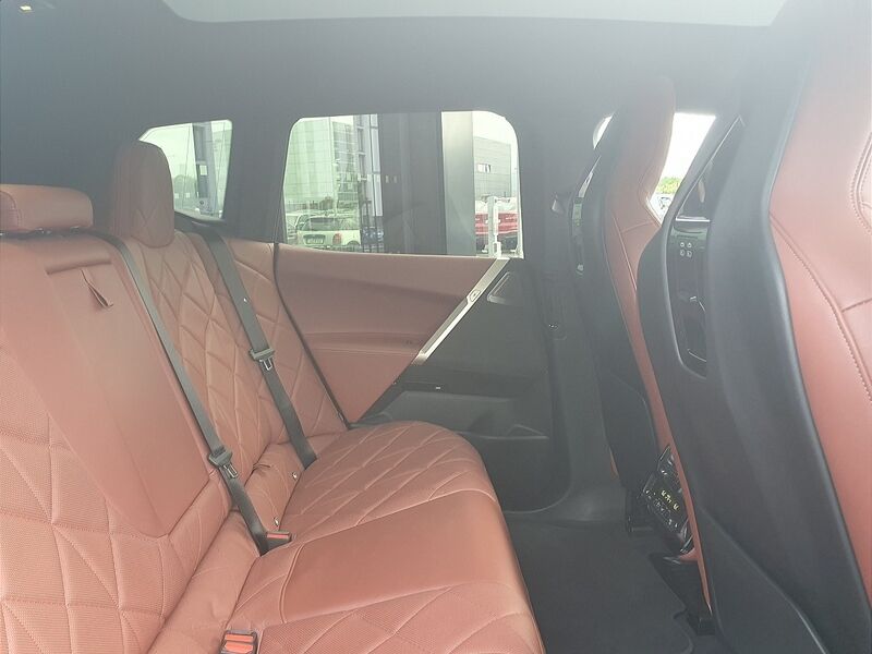 More views of BMW iX