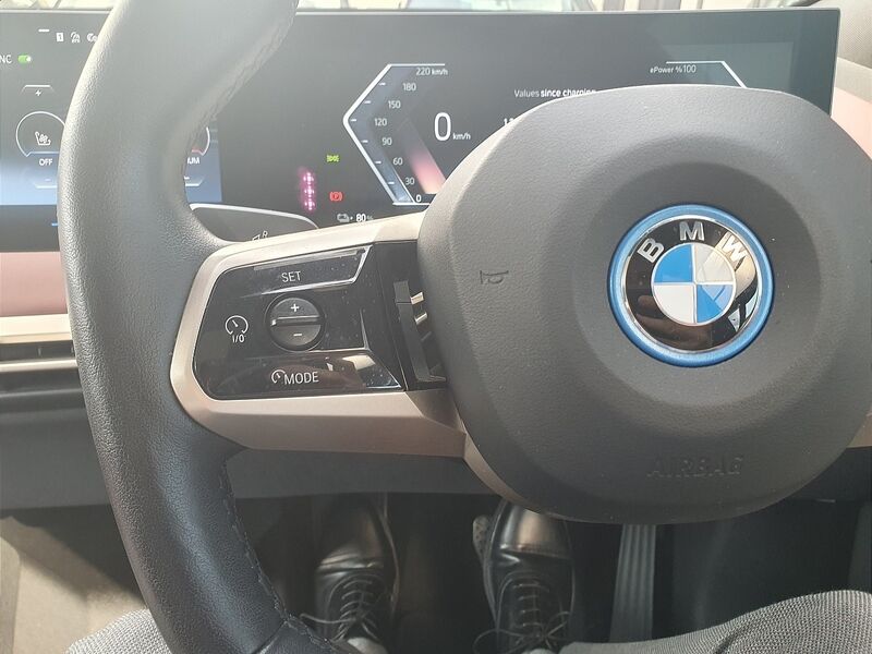 More views of BMW iX