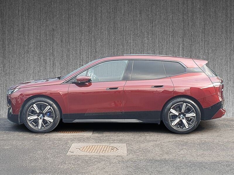 More views of BMW iX