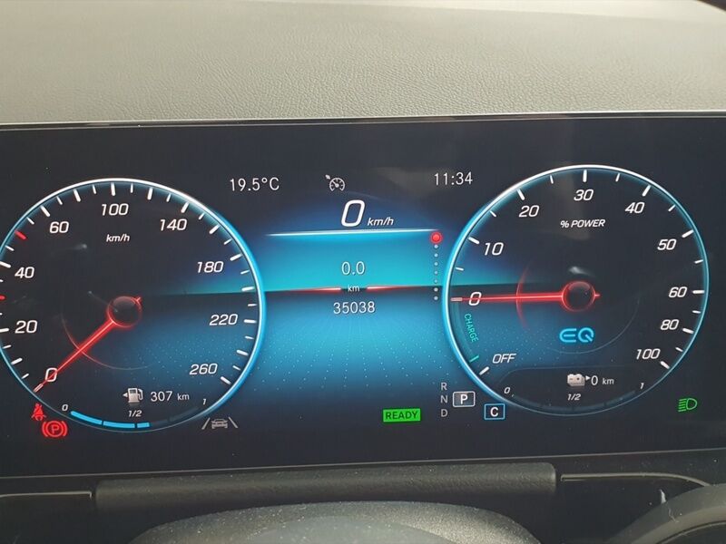 More views of Mercedes-Benz GLA