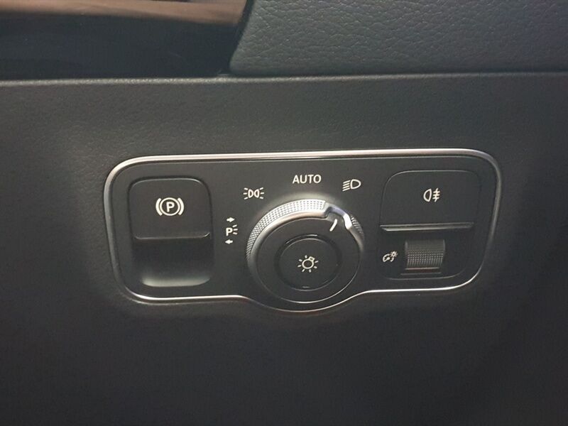 More views of Mercedes-Benz GLA