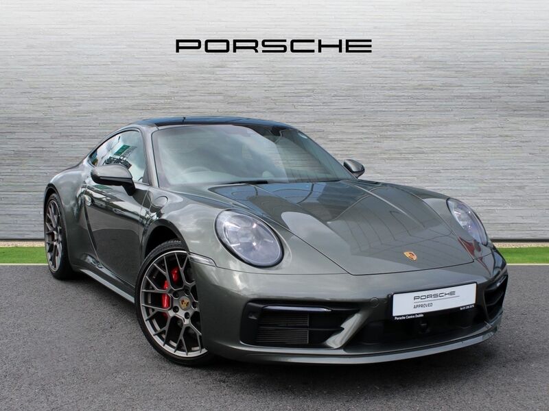 More views of Porsche 911