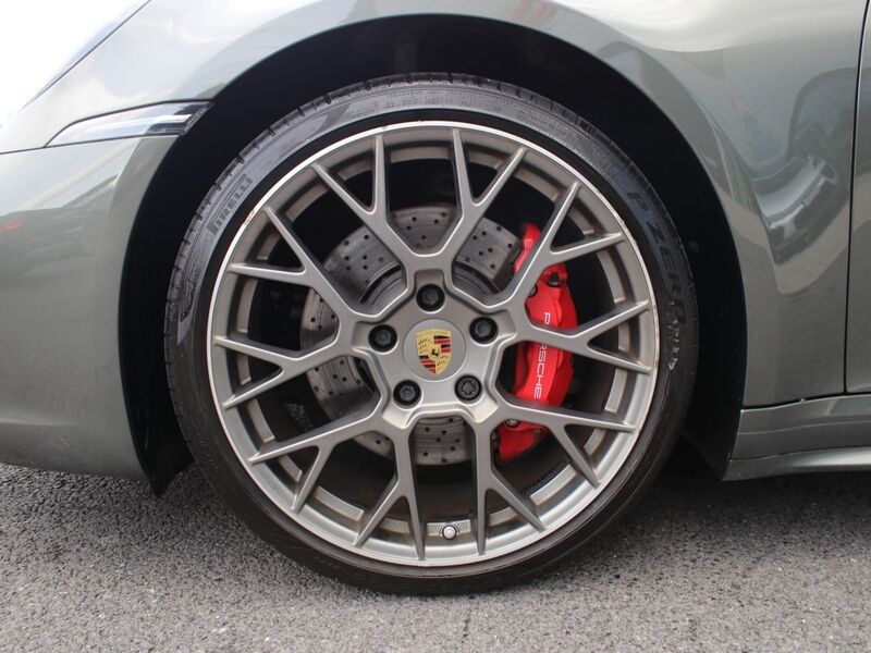 More views of Porsche 911