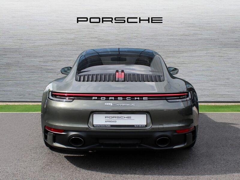 More views of Porsche 911