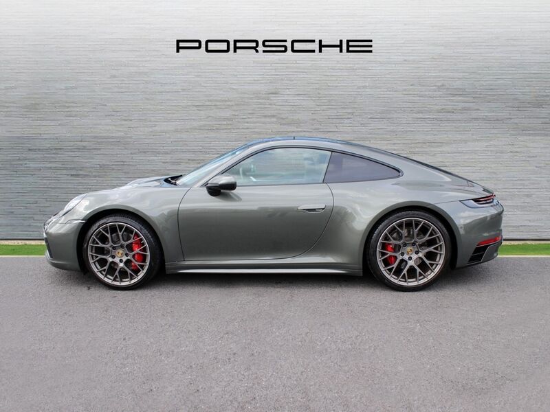 More views of Porsche 911