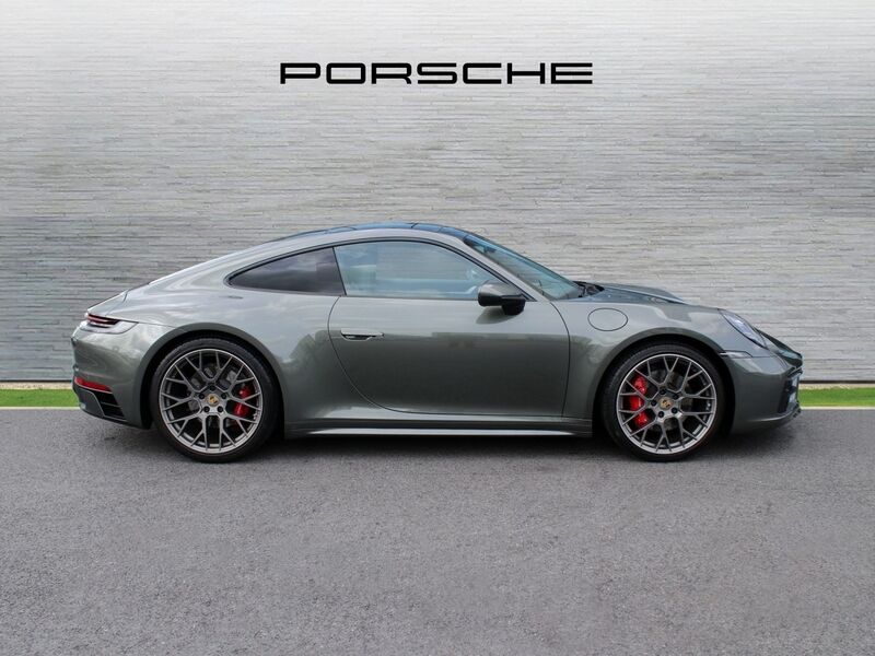 More views of Porsche 911