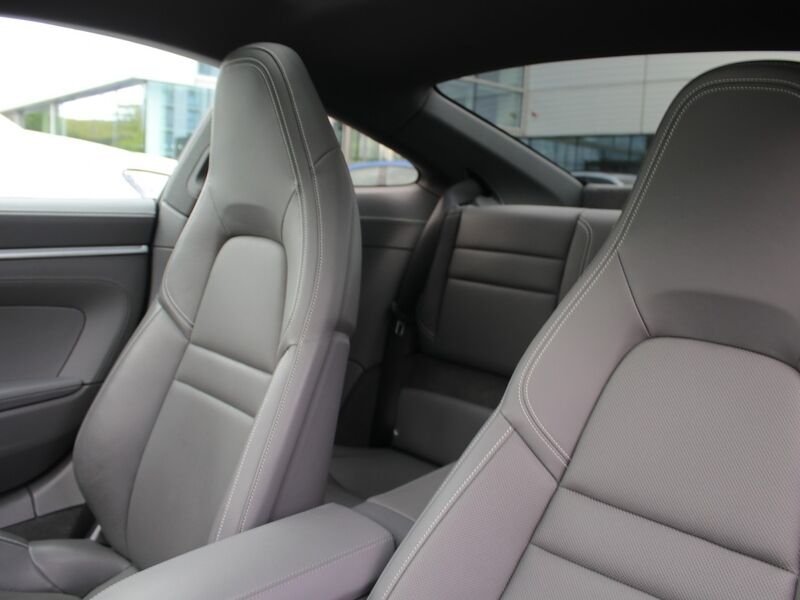 More views of Porsche 911