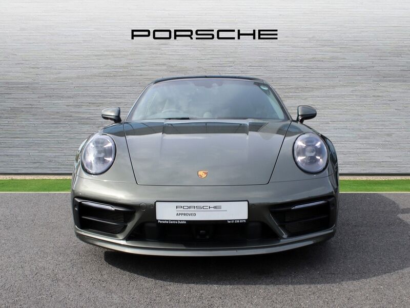 More views of Porsche 911