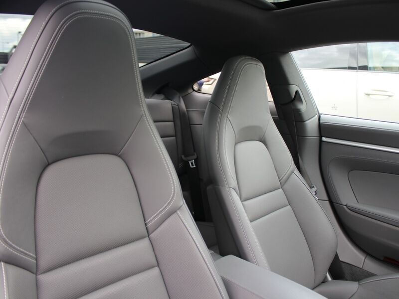 More views of Porsche 911