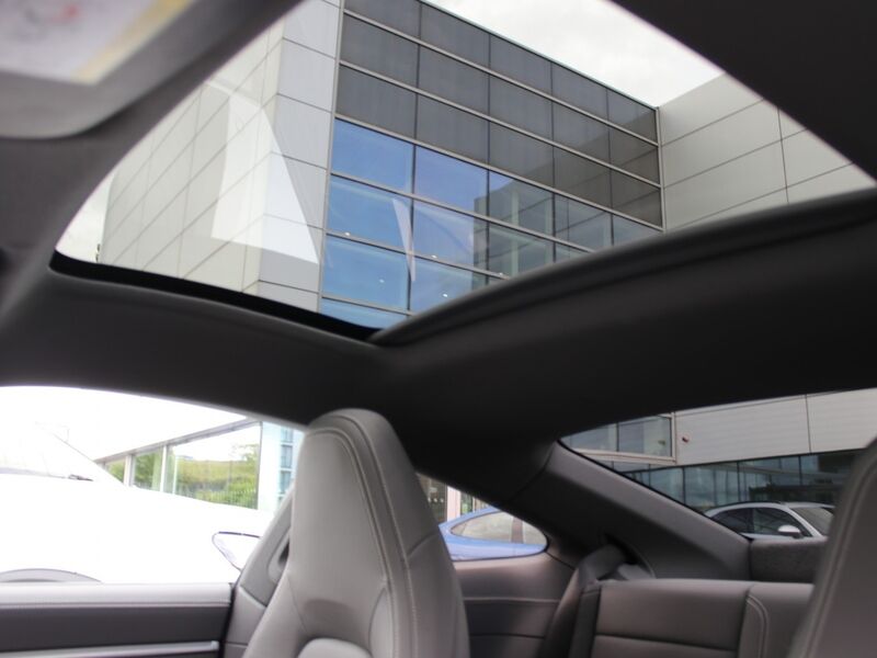 More views of Porsche 911