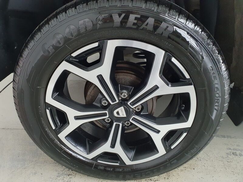 More views of Dacia Duster