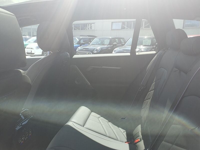 More views of BMW i5