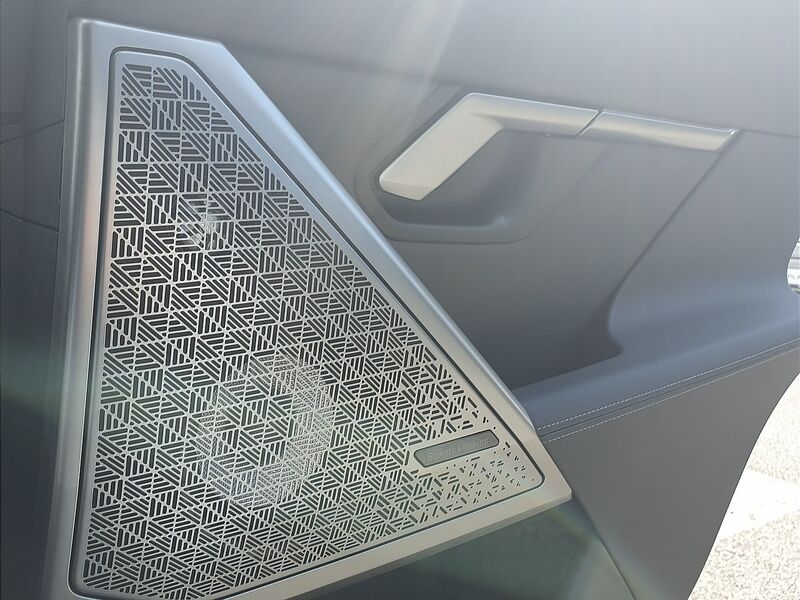 More views of BMW i5