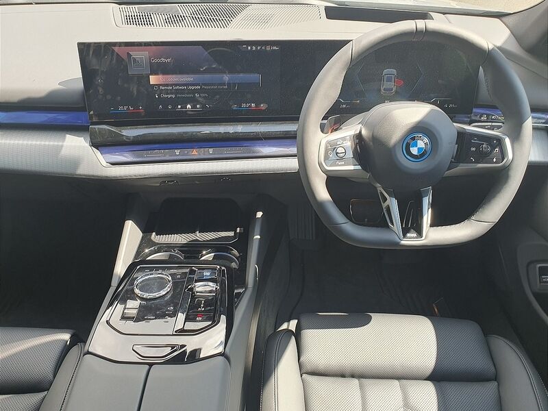More views of BMW i5