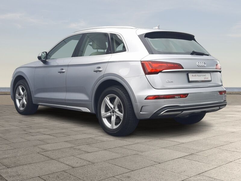 More views of Audi Q5