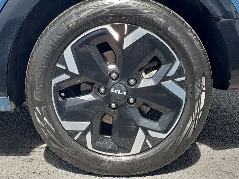 More views of Kia Niro