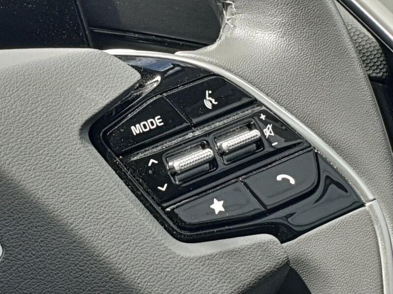 More views of Kia Niro