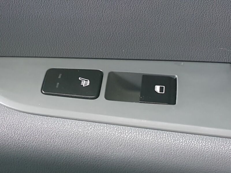 More views of Kia Niro