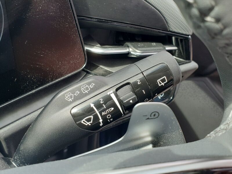 More views of Kia Niro