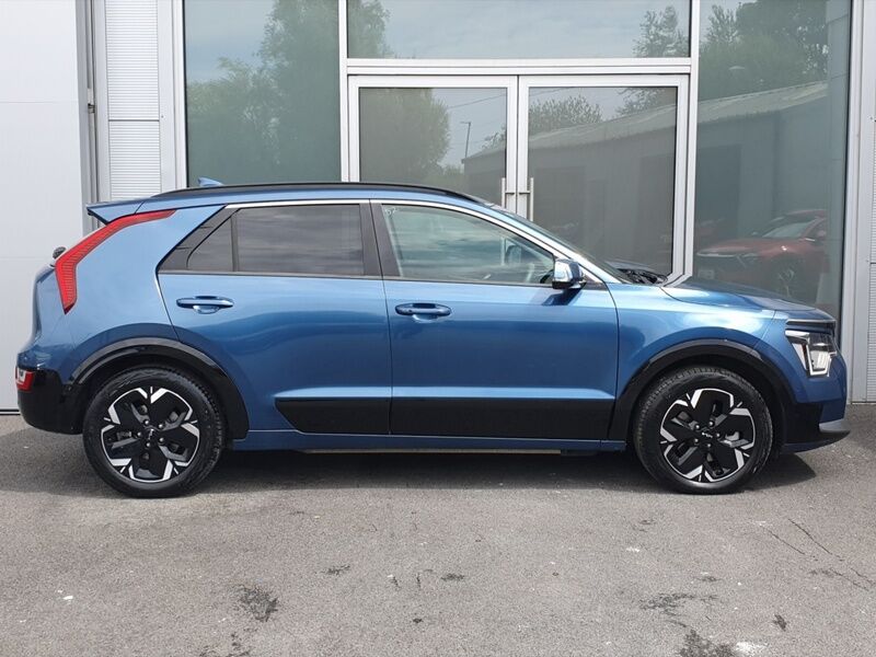 More views of Kia Niro