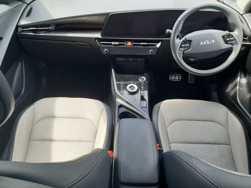 More views of Kia Niro