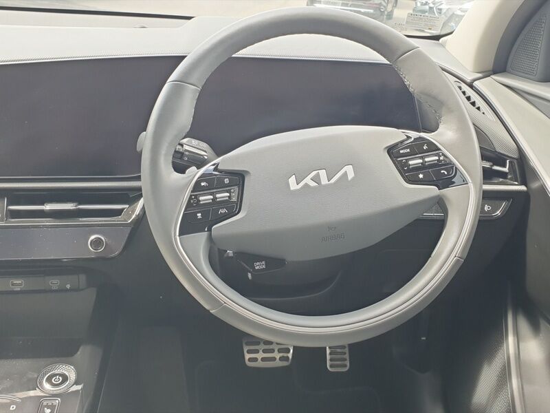 More views of Kia Niro