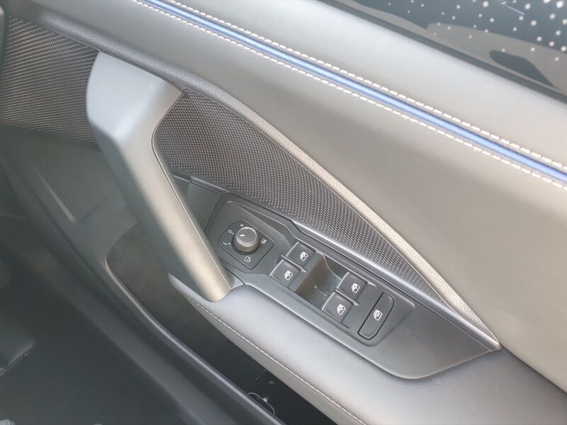 More views of Volkswagen Tiguan