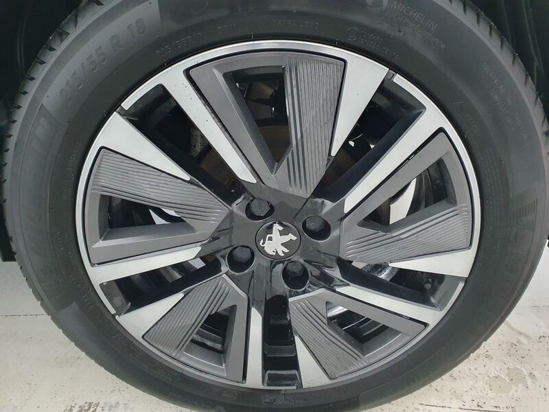 More views of Peugeot 2008
