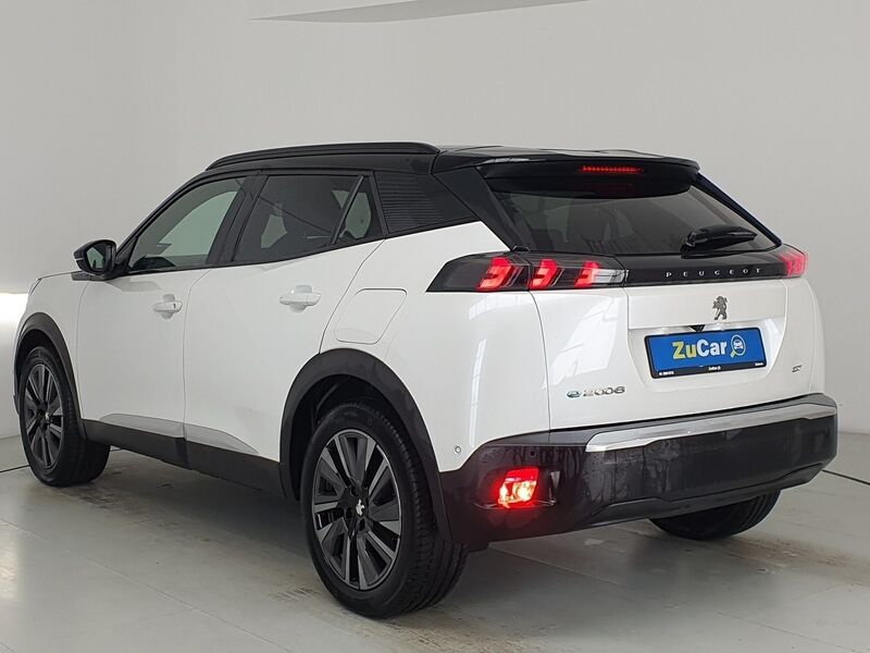 More views of Peugeot 2008